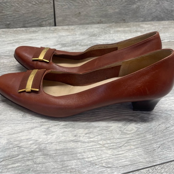 Salvatore Ferragamo Vara Bow Shoes Pumps Black Luxury Designer 9.5 AA. - Picture 4 of 11